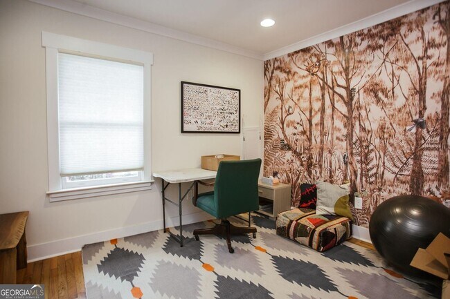 Photo - 284 The Plaza