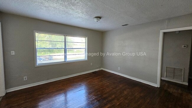 Photo - 2515 Orchard St