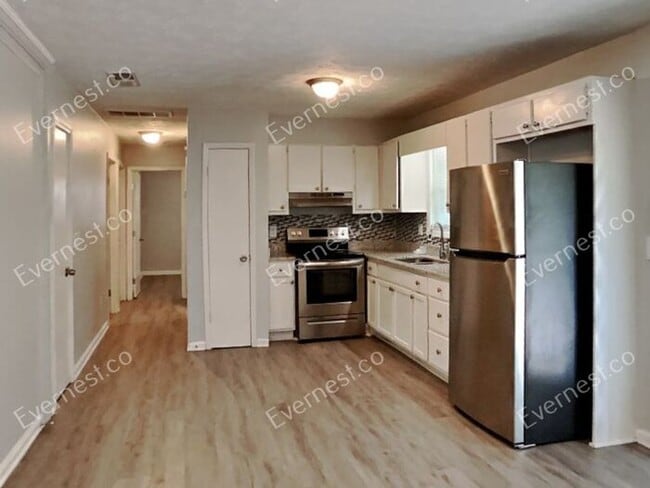 Photo - 239 Bellwood Ln