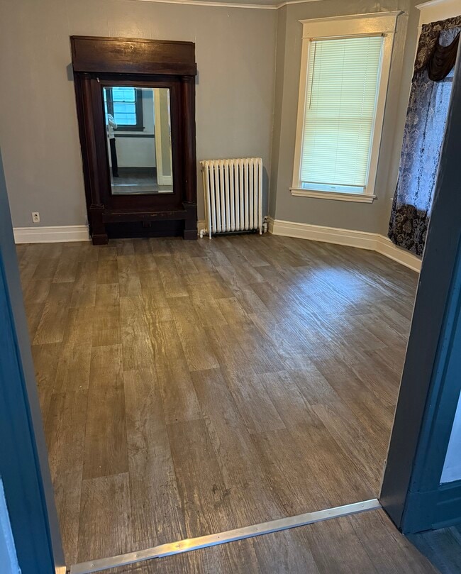 Building Photo - 428 Hudson Ave Unit One Bedroom Apartment 1F