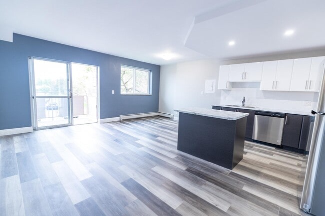 Colborne Court Apartments - Colborne Court Apartments