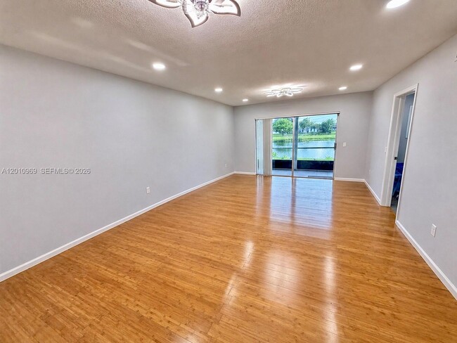 Photo - 2461 SW 82nd Ave Unit 103