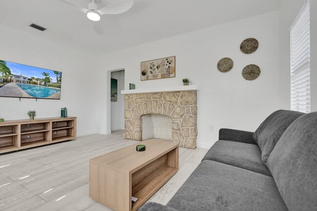 Photo - 901 N Federal Hwy Unit SI ID1504085P