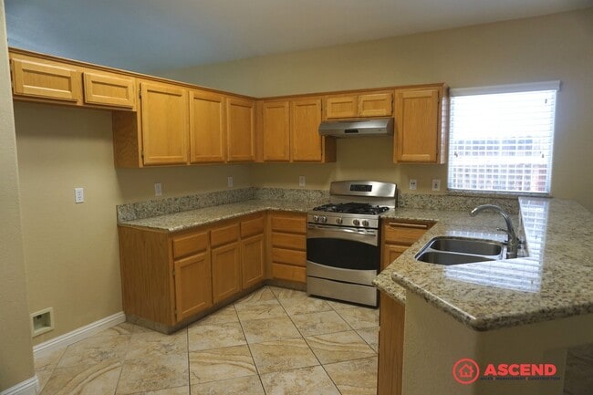 Photo - 3 Bedroom Home Near White Ln. & Gosford!