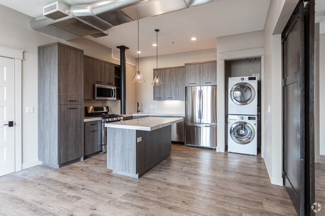 1BR, 1.5BA - 693 SF - Salt Lake Costume Apartments