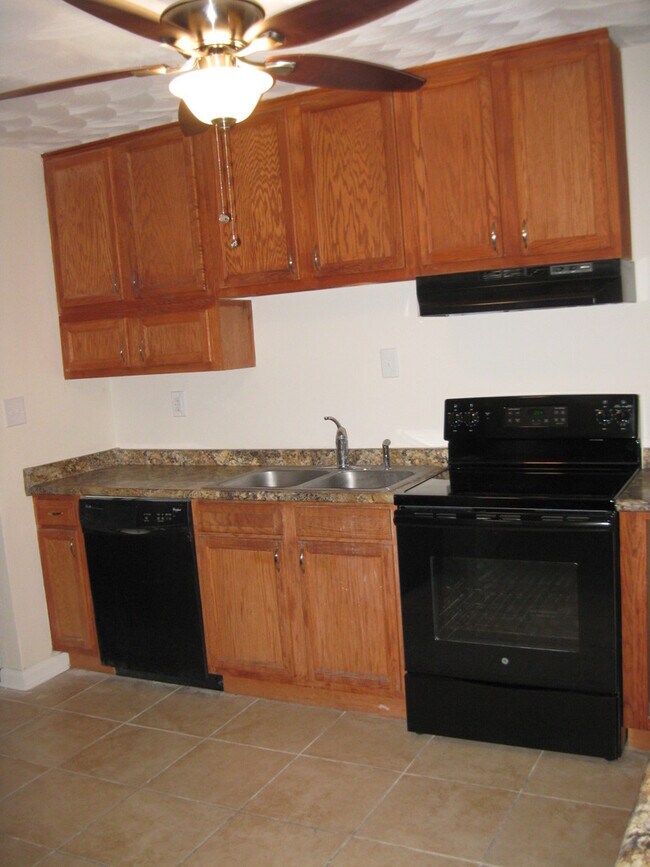 Photo - 171 Cherry St Unit B