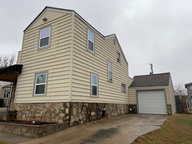 Photo - 3119 Pioneer Ave