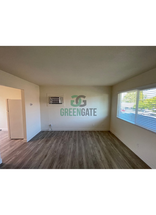 Photo - 325 W H St Unit 325 W H St  C