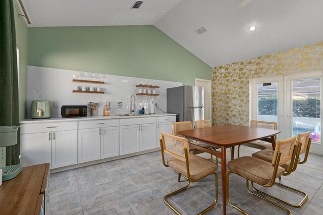 Photo - 808 Arietta Dr