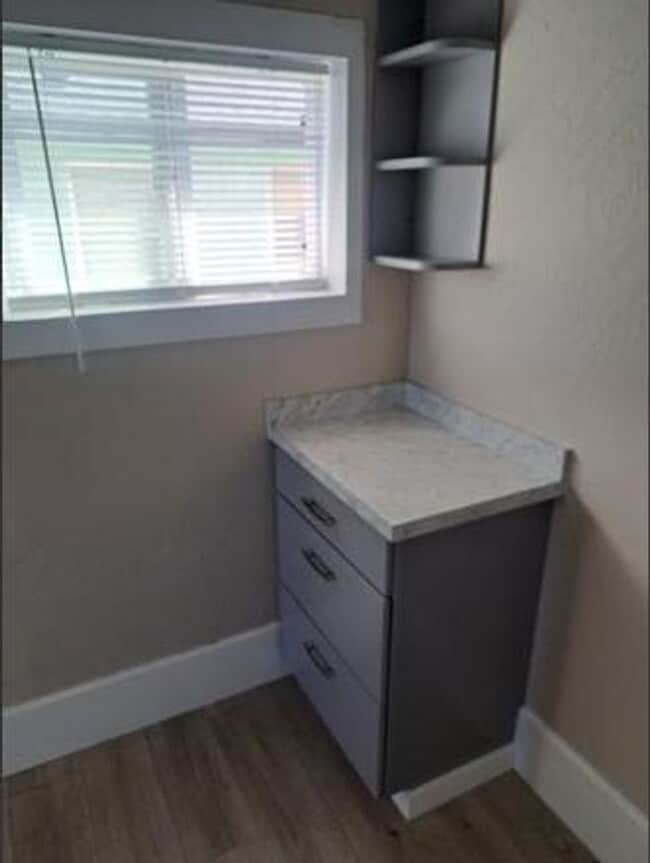 Photo - L993 Unit 02