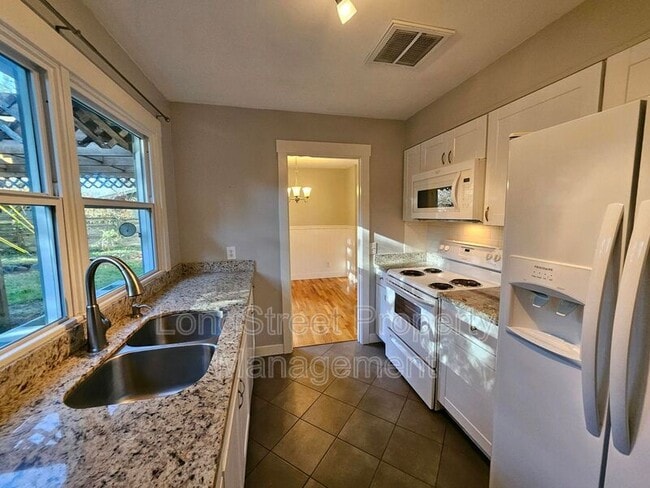 Photo - 11870 SW Park Way