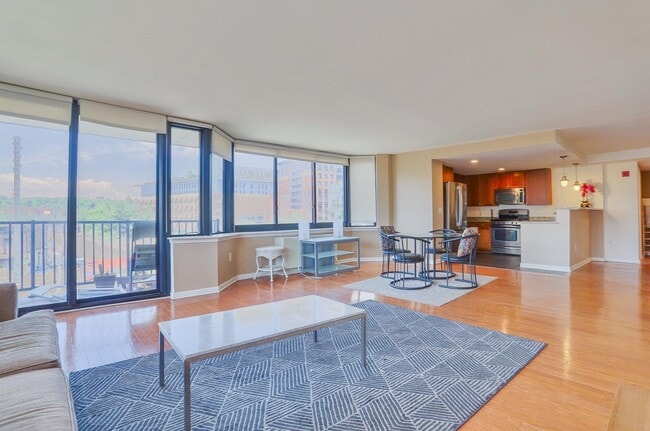 Building Photo - 700 Grove St Unit 4F