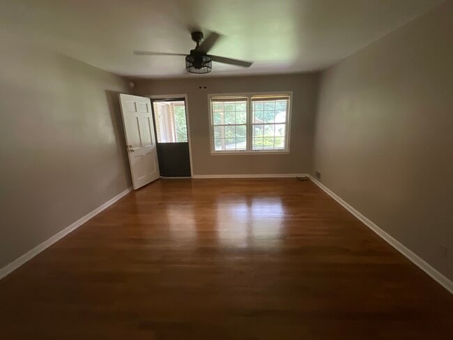 Sala de estar - 1671 Glenwyck Pl