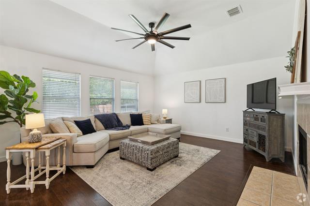 Building Photo - 1892 Barton Springs Dr Rental