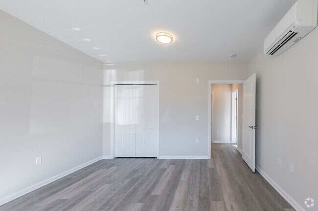 MapleCroft - 2 BD 2 BA - Ground Level
