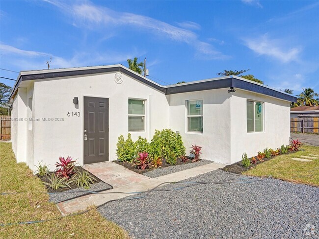 Building Photo - 6147 SW 40th St Rental