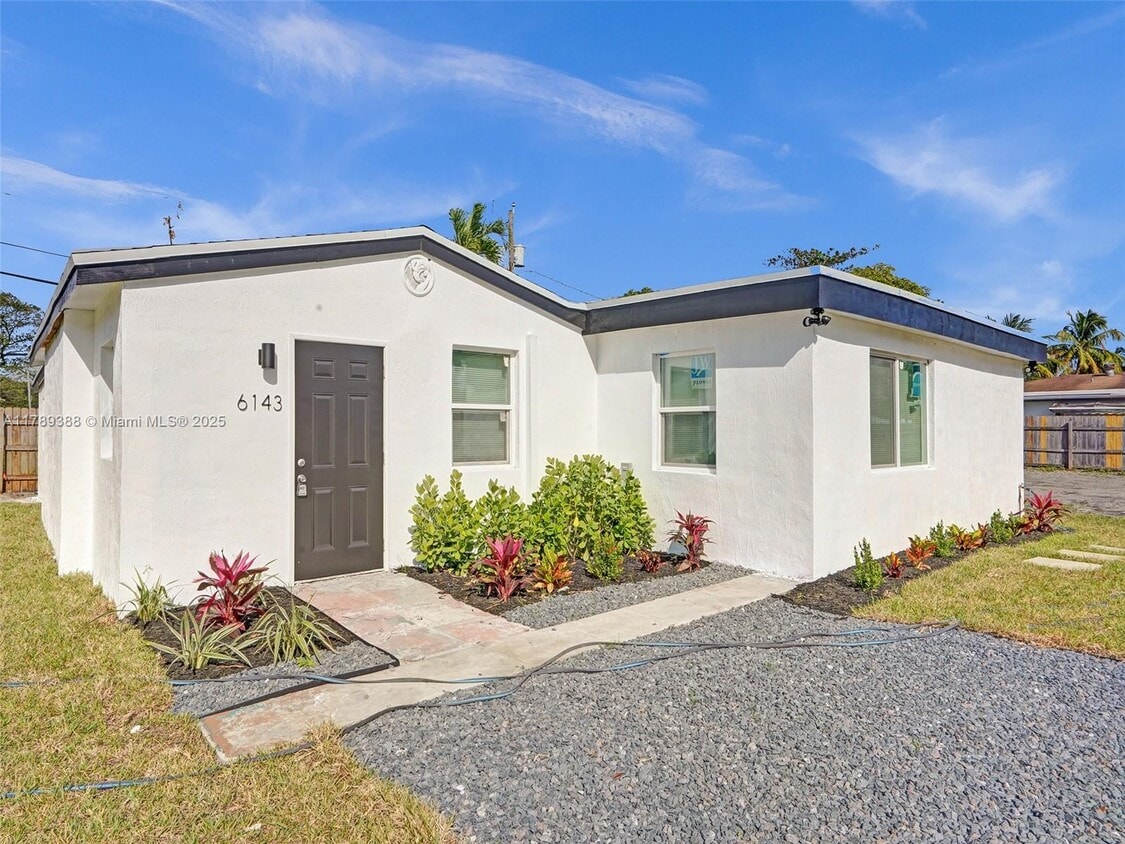 Photo - 6147 SW 40th St (Miramar, FL)