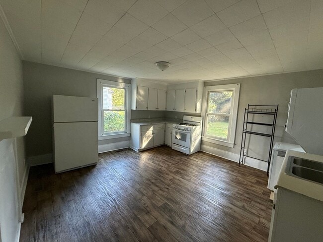 Photo - 202 Magnolia St