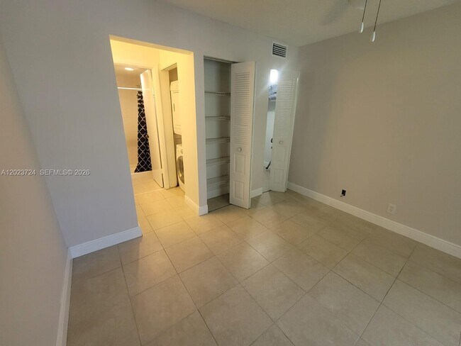 Photo - 10005 Winding Lake Rd Unit 204