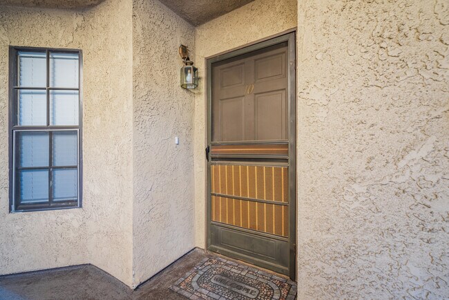 Photo - 336 N Louise St Unidad 10