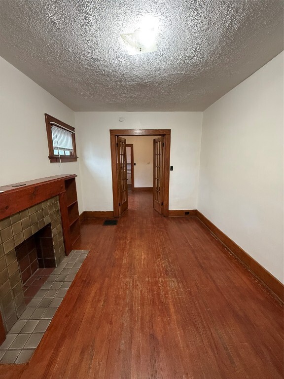 Photo - 620 W 5th St