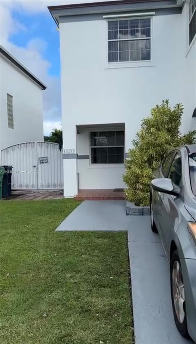 Photo - 16215 SW 139th Ct