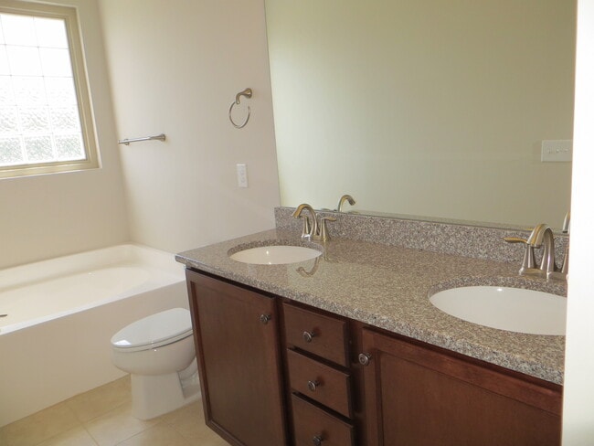 Photo - 547 Libson St