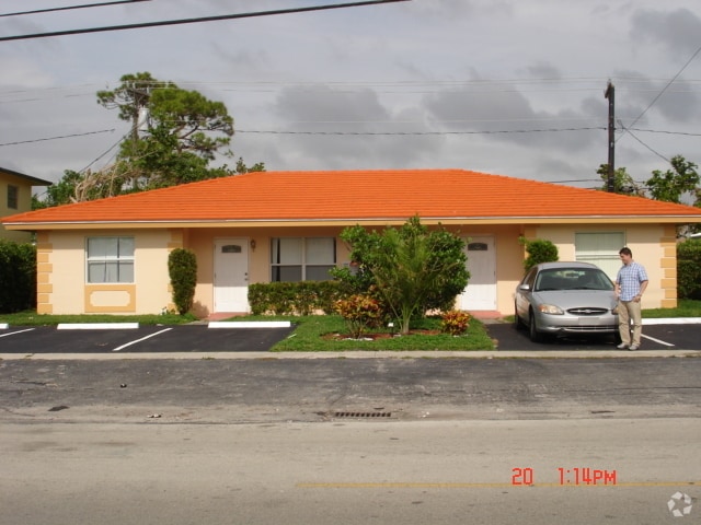 Building Photo - 419 SW 15th St Rental