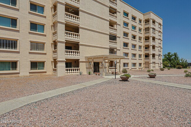 Photo - 7920 E Camelback Rd Unidad 111