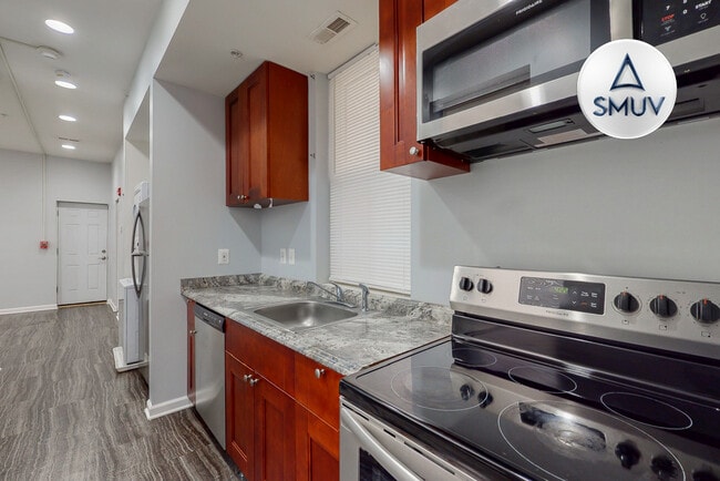 Building Photo - 2202 Maryland Ave Unit 3 Rental