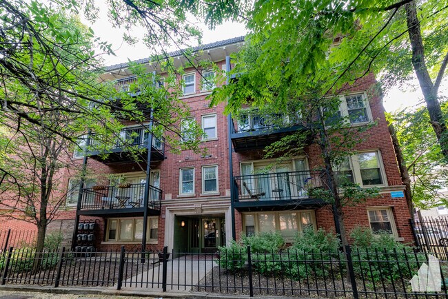 Building Photo - 4420 N Ashland Ave Unit 3W