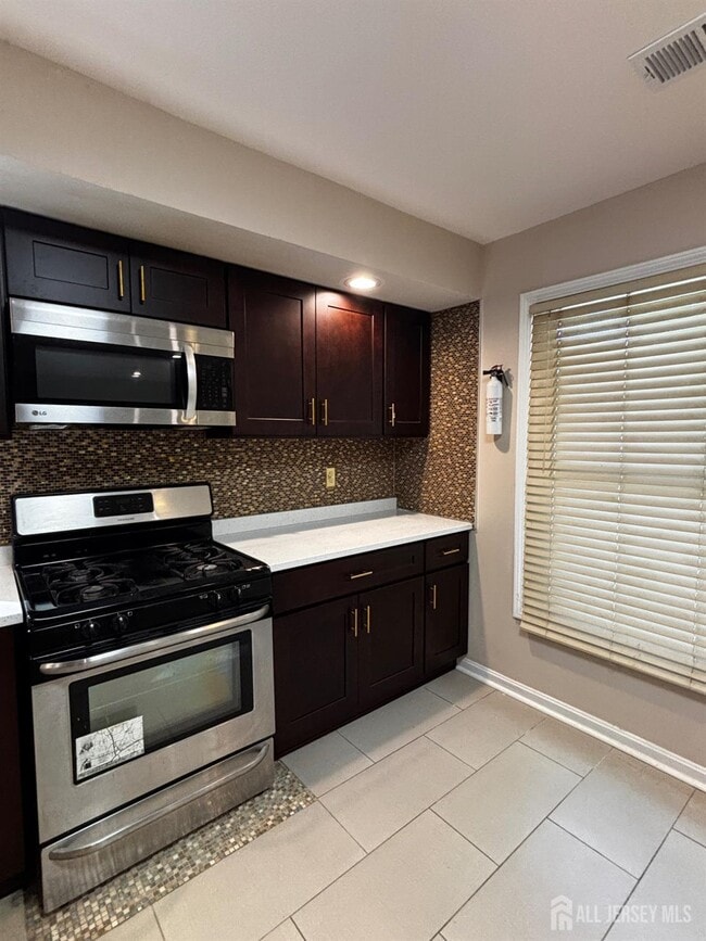 120 Magee Ct