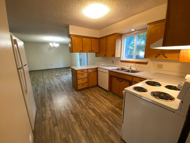 Photo - Spacious 3 Bedroom 1.5 Bath Duplex