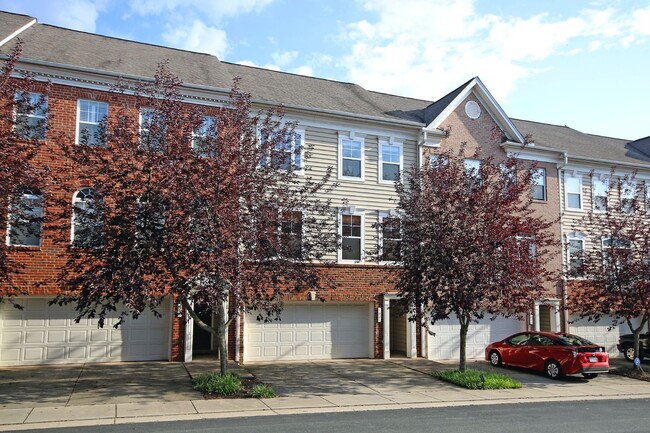 Spacious Glenwood Station Townhouse - Spacious Glenwood Station Townhouse