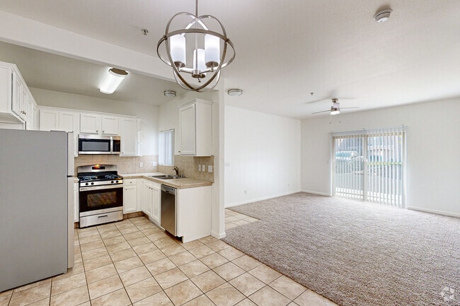 2BD, 1BA - 894SF