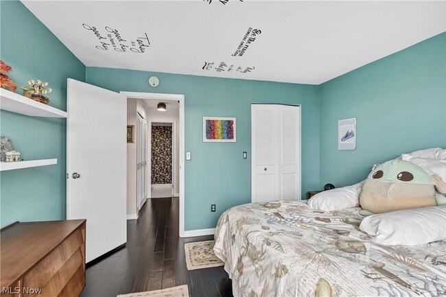 Building Photo - 12500 Edgewater Dr Unit 1202