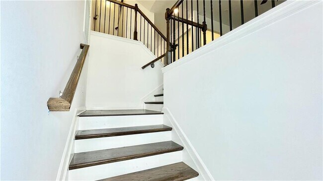 Photo - 436 Fieldview Ln