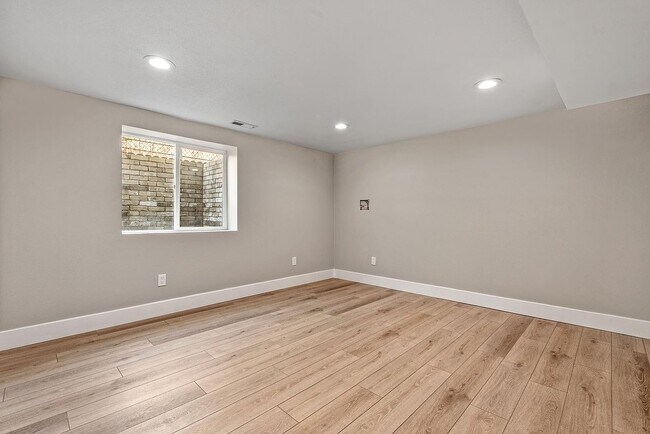 Photo - 8525 17th Ave NW