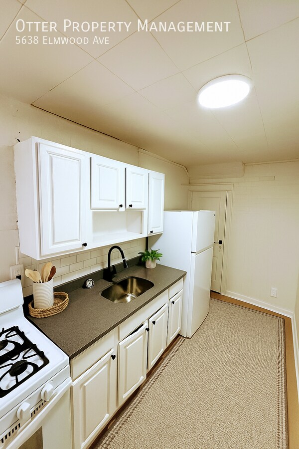 Photo - 5638 Elmwood Ave