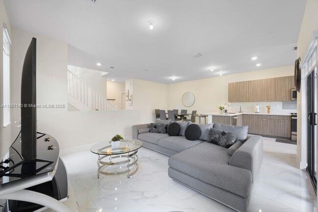 Photo - 4712 NW 83rd Ave