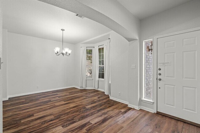 Photo - 5639 Taylorcrest Dr