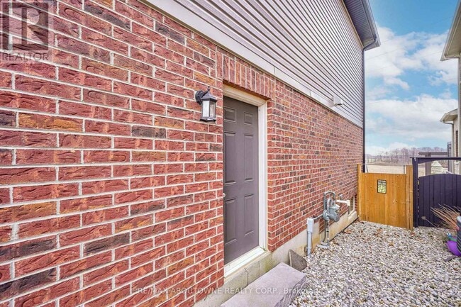 Photo - 195 Greti Dr