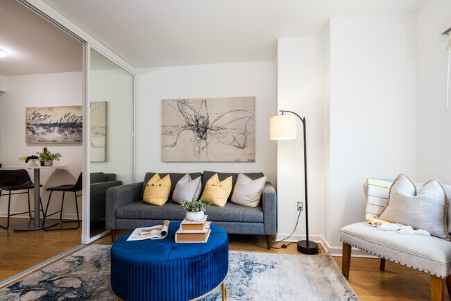 Living Area + Bonus Area - 333 1st St Unit N706