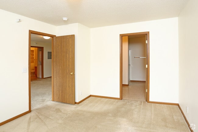 Building Photo - Deerfield