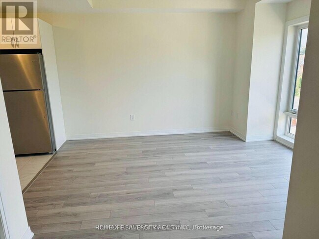 Photo - 245 McLevin Ave