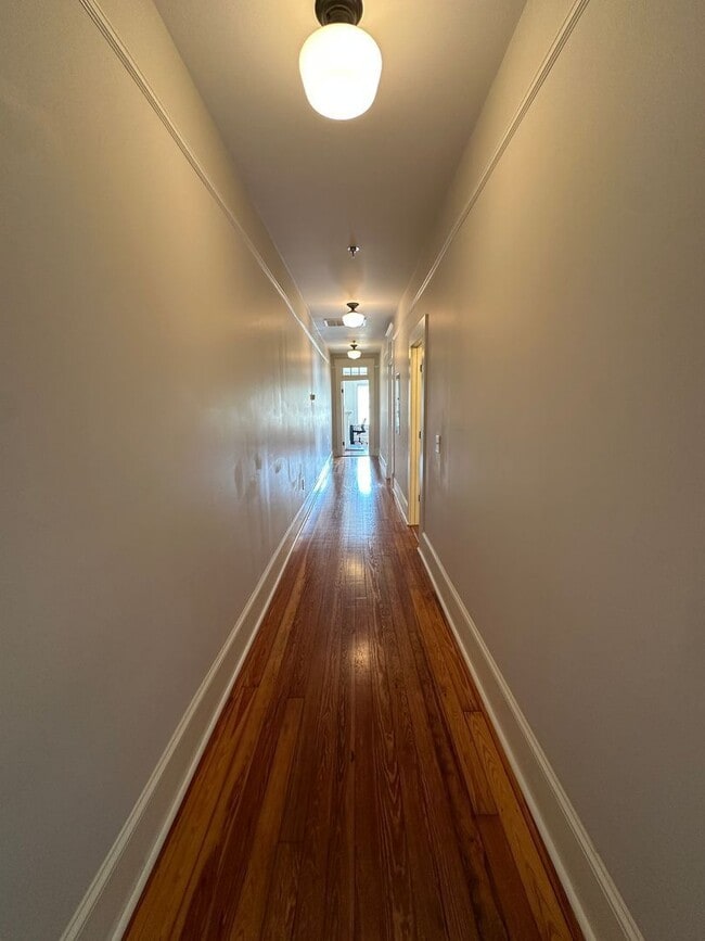 Photo - 1268 College St Unidad 3