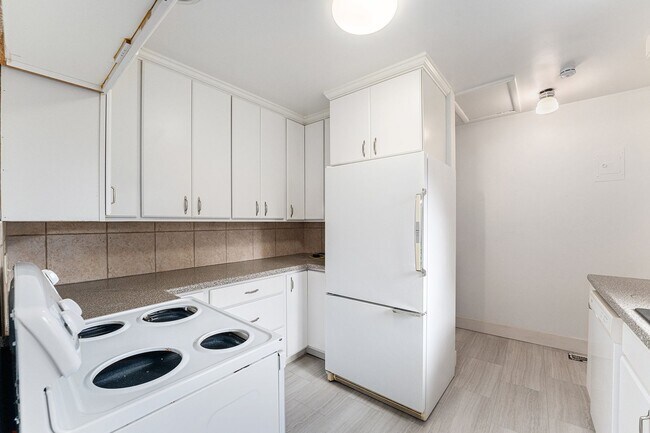 Photo - Discover comfort and convenience in this u...