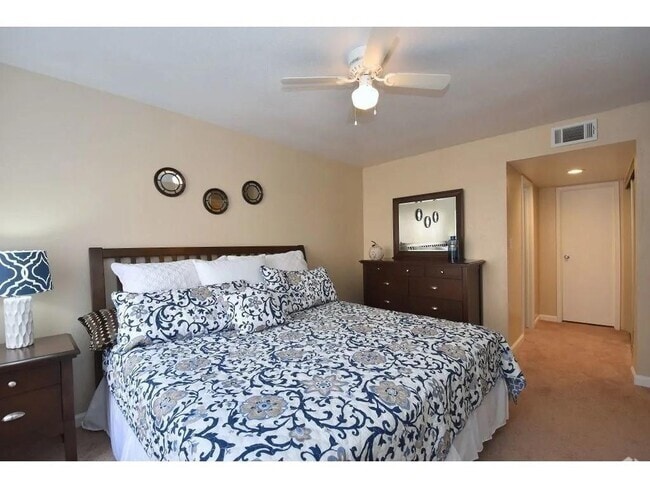 Building Photo - 17310 Kieth Harrow Blvd Unit 1512 Rental