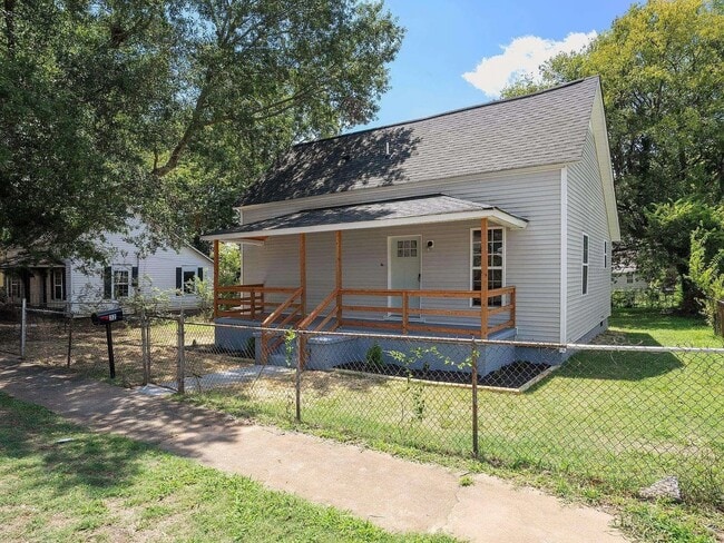 Photo - 32 5th Ave