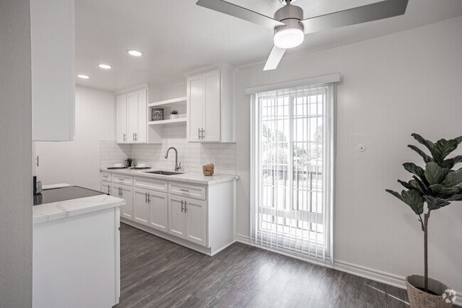 1BR, 1BA - 650SF - Dining Area